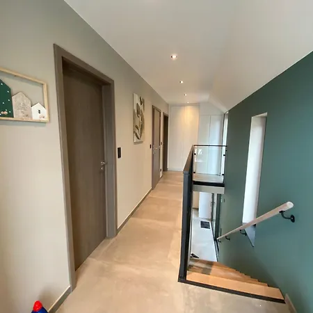 度假居 De La Tour *