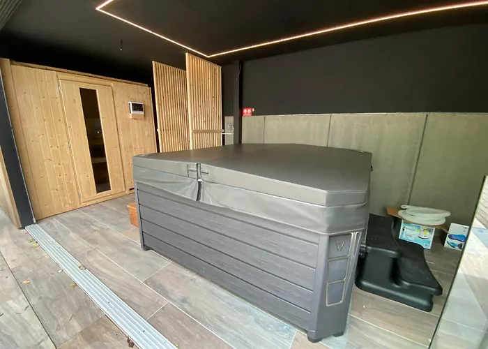 De La Tour Holiday home *